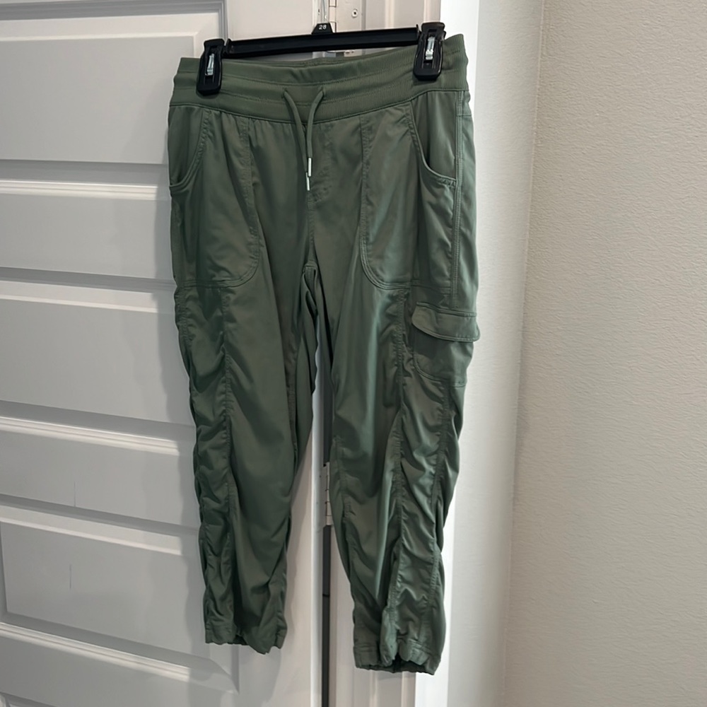 North face capri olive green jogger pants